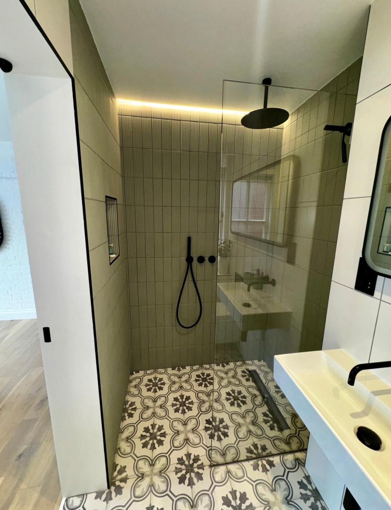 Newly Refurbished W/ River Views London Bagian luar foto